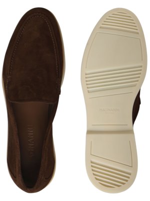 Handgefertigte Loafer aus softem Wildleder