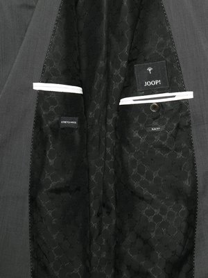 Anzug aus fein melierter Schurwolle mit Stretchanteil, Slim Fit