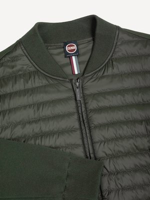Hybride Strickjacke mit Steppfront und Label-Aufnäher