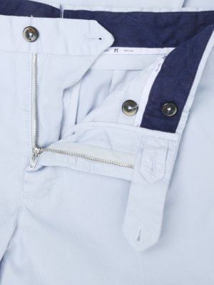 Softe Chino aus einem Baumwoll-Stretch, Slim Fit