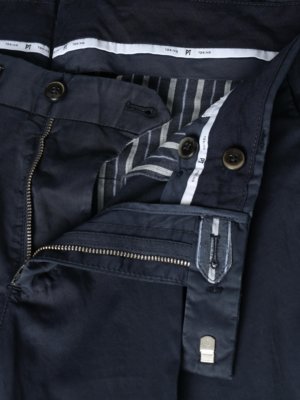 Glatte Chino aus einem Baumwoll-Stretch