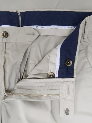 Glatte Chino aus einem Baumwoll-Stretch
