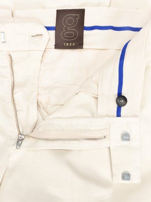 Leichte Chino aus Baumwollmischgewebe