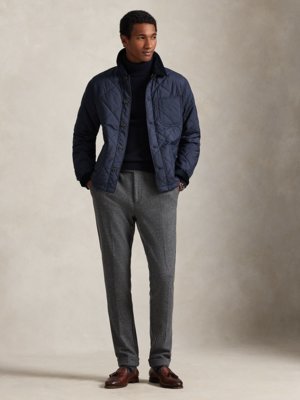 Steppjacke mit Cordkragen und recycelter Wattierung
