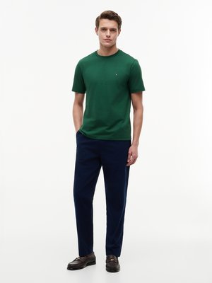 Softes T-Shirt mit kleiner Logo-Stickerei, Regular Fit