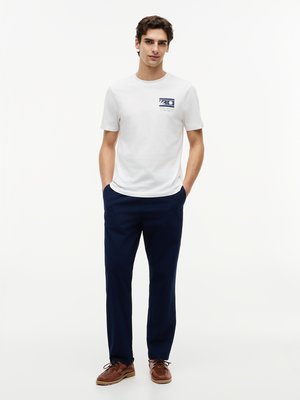 T-Shirt aus Baumwolle mit Label-Print, Regular Fit