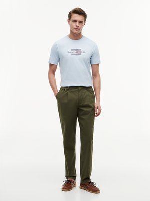 T-Shirt aus Baumwolle mit Label-Print, Regular Fit