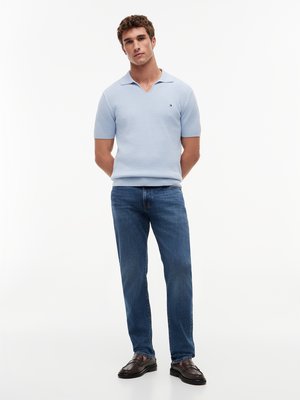 Strick-Poloshirt mit Waffelstruktur und Jonny-Kragen, Regular Fit