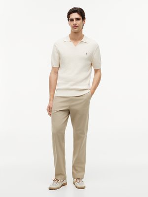 Strick-Poloshirt mit Waffelstruktur und Jonny-Kragen, Regular Fit