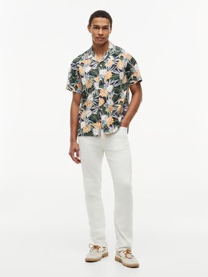 Kurzarmhemd mit floralem Print und Lyocell-Anteil, Regular Fit