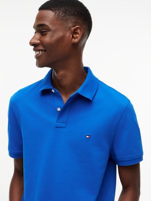 Unifarbenes Poloshirt 1985 und kleiner Flag-Stickerei, Regular Fit