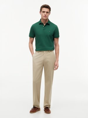 Unifarbenes Poloshirt 1985 und kleiner Flag-Stickerei, Regular Fit