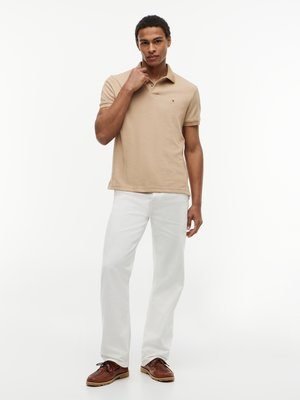 Strick-Poloshirt aus einem Baumwoll-Mix mit Stretch, Regular Fit