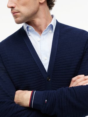 Leichte Strickjacke mit Seide und Lyocell
