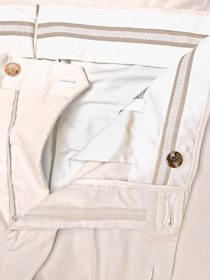 Feincordhose mit Bundfalte und Riegelverschluss, Shaped Fit