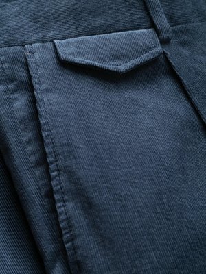 Anzughose aus softem Baumwoll-Feincord, Shaped Fit