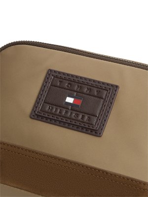 Kameratasche aus recyceltem Material mit Label-Aufnäher
