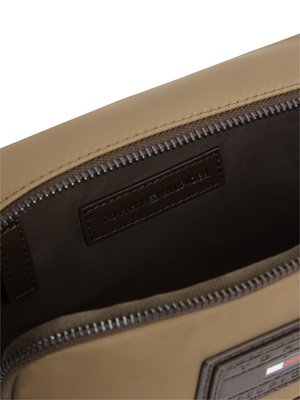 Kameratasche aus recyceltem Material mit Label-Aufnäher