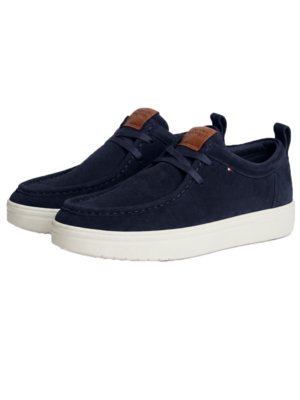 Mokassins aus Veloursleder mit Sneaker-Gummisohle und Label-Fähnchen