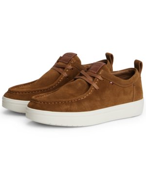 Mokassins aus Veloursleder mit Sneaker-Gummisohle und Label-Fähnchen