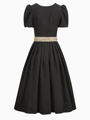 Dirndl Laura mit geradem Ausschnitt und kurzem Puffarm