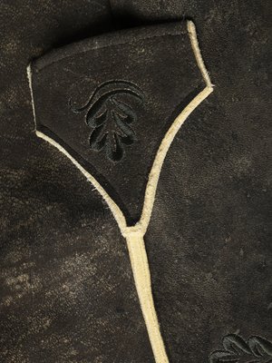 Traditionelle Trachtenlederhose aus Hirschleder