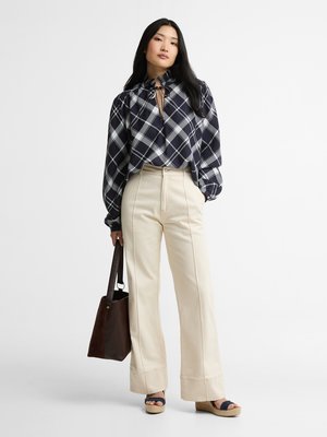 Damen-Jeans Hinton mit Stretchanteil und breitem Umschlagsaum