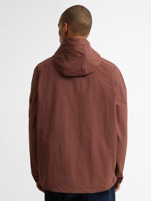 Wasserabweisende Kapuzenjacke mit Label-Aufnäher