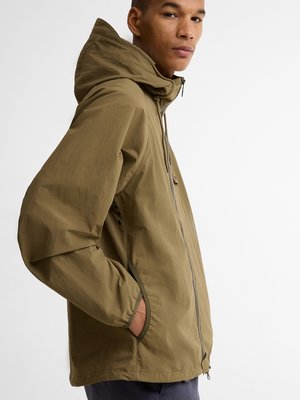 Wasserabweisende Kapuzenjacke mit Label-Aufnäher