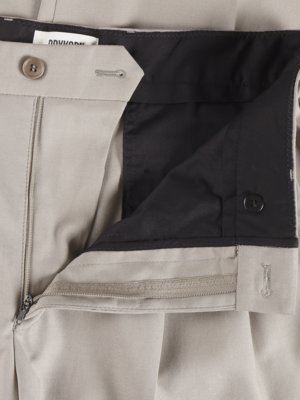 Bundfaltenhose Leek in Garbardine-Qualität, Relaxed Fit