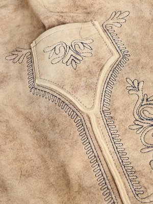 Trachtenlederhose aus Ziegenveloursleder mit tonalen Stickereien