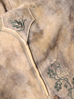 Traditionelle Trachten-Ziegenlederhose mit Stickereien