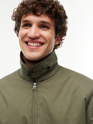 Leicht wattierte Harrington-Jacke mit Cordkragen