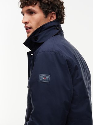 Leicht wattierte Barn Jacke mit Cordkragen
