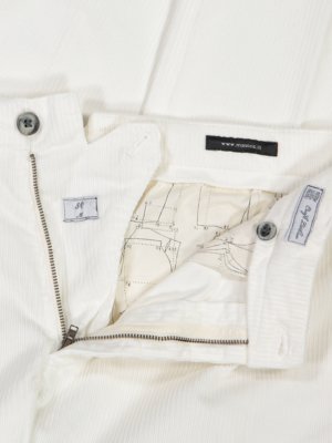 Cord-Chino mit Bundfalte, Amalfi, Relaxed Fit