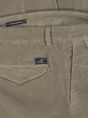 Cord-Chino mit Bundfalte, Amalfi, Relaxed Fit