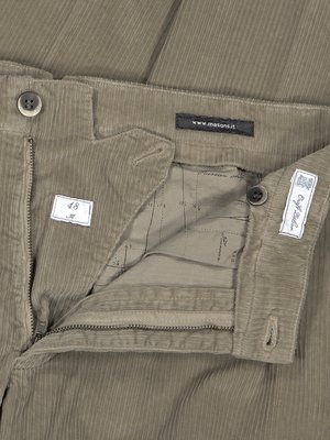 Cord-Chino mit Bundfalte, Amalfi, Relaxed Fit