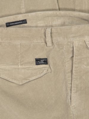 Cord-Chino mit Bundfalte, Amalfi, Relaxed Fit