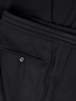 Business-Joggpant in Travel-Qualität, Shaped Fit