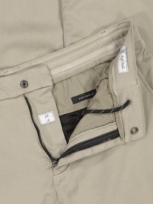 Modische Chino im Joggpant-Stil, Osaka