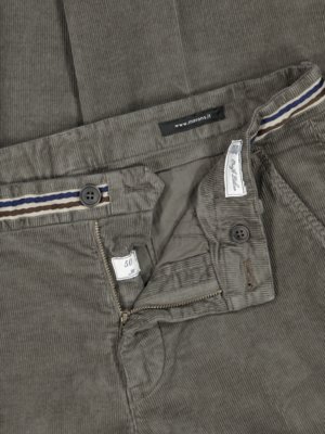 Cordhose im Baumwollmix, Slim Fit