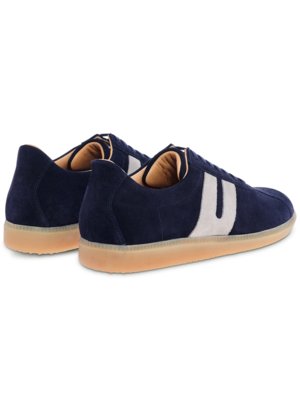 Sneakers in Veloursleder, sportive Streifen