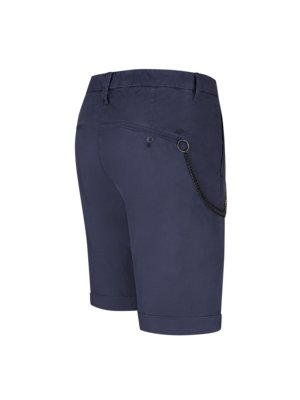 Bermudas mit Bundfalte und Anhängerkette, Carrot Fit