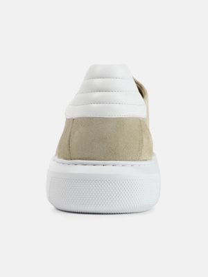 Sneaker in Veloursleder