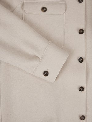 Overshirt-aus-Wolle-mit-aufgesetzten-Taschen