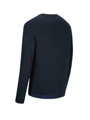 Sweatshirt-im-Materialmix-mit-aufgesetzter-Brusttasche