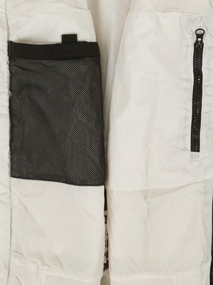Leichte Jacke mit Klett Logo-Patch
