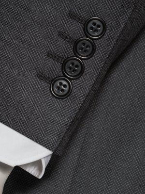 Anzug-Kei-aus-Wolle-mit-filigranem-Muster