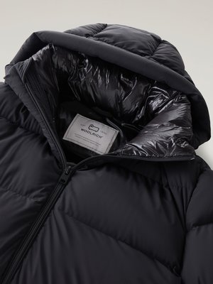 Daunenmantel Sierra Supreme aus Stretch-Nylon