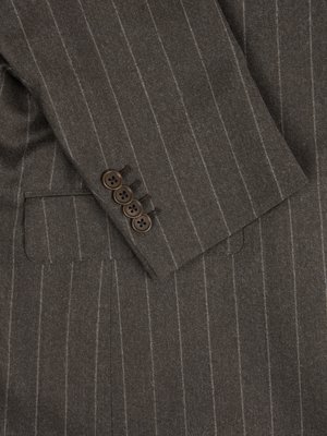 Anzug aus Schurwolle mit Nadelstreifen